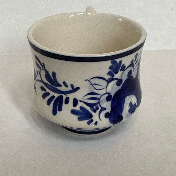 Rare Vintage Teacup Delft Blue Hand Painted
165 Blue and White - Picture 2 of 8
